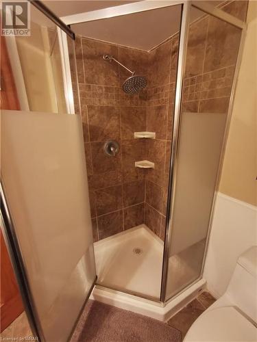 199 Huntingdon Crescent Unit# Lower Unit, Waterloo, ON - Indoor Photo Showing Bathroom