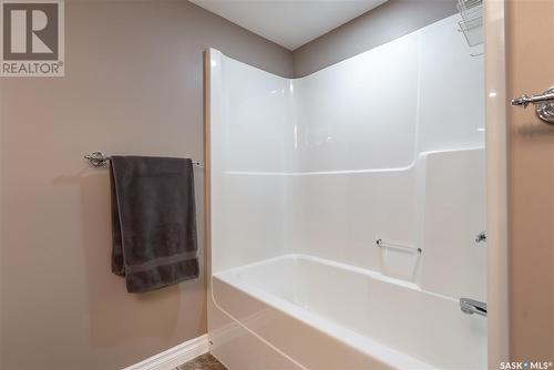 303 Brookside Drive, Warman, SK - Indoor Photo Showing Bathroom