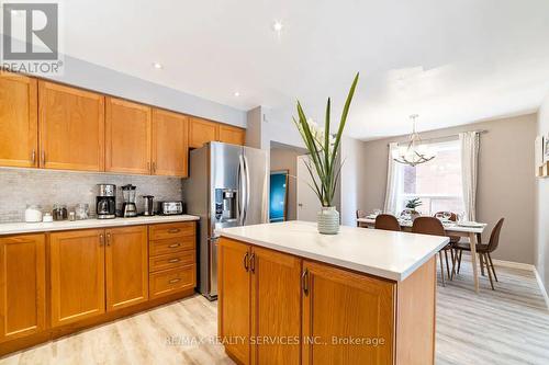 7 Swartz Street, Kitchener, ON - Indoor Photo Showing Kitchen