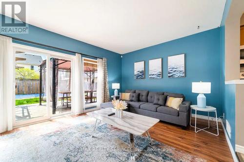 7 Swartz Street, Kitchener, ON - Indoor Photo Showing Living Room