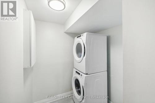 390 East 22Nd Street, Hamilton, ON - Indoor Photo Showing Laundry Room