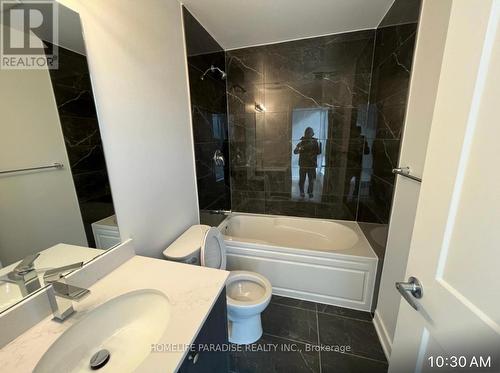 416 - 312 Erb Street W, Waterloo, ON - Indoor Photo Showing Bathroom