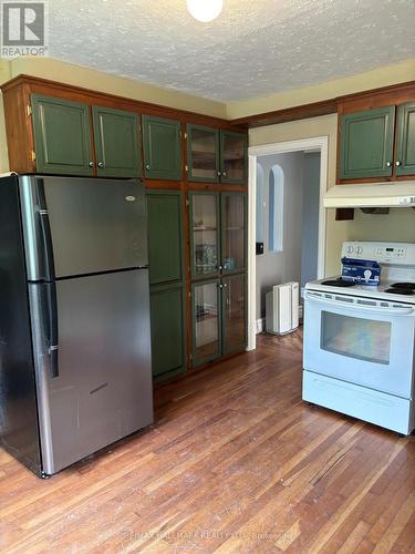2 Fairview Avenue, Richmond Hill, ON - Indoor Photo Showing Kitchen