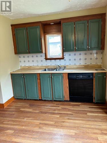 2 Fairview Avenue, Richmond Hill, ON - Indoor Photo Showing Kitchen With Double Sink