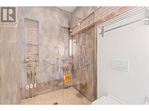 1180 Stoneypointe Court, Kelowna, BC - Indoor Photo Showing Bathroom