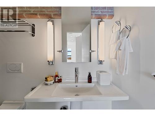 1180 Stoneypointe Court, Kelowna, BC - Indoor Photo Showing Bathroom