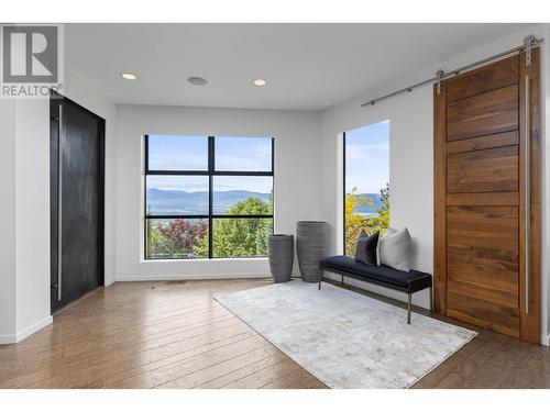 1180 Stoneypointe Court, Kelowna, BC - Indoor Photo Showing Living Room