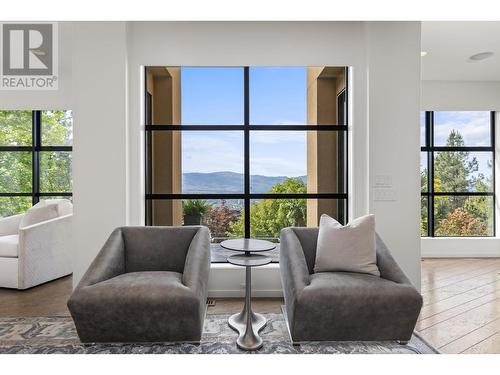 1180 Stoneypointe Court, Kelowna, BC - Indoor Photo Showing Living Room