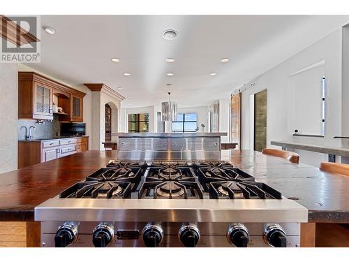 1180 Stoneypointe Court, Kelowna, BC - Indoor Photo Showing Kitchen