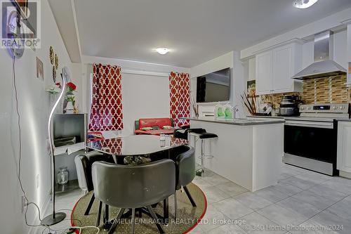 64 Finegan Circle, Brampton, ON - Indoor Photo Showing Kitchen