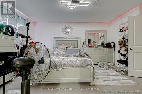 64 Finegan Circle, Brampton, ON - Indoor Photo Showing Bedroom