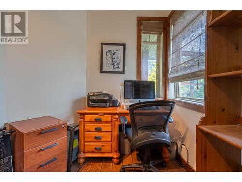 250 1St Avenue, Christina Lake, BC - Indoor Photo Showing Office