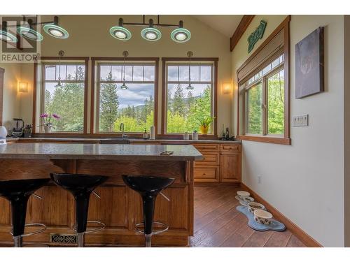 250 1St Avenue, Christina Lake, BC - Indoor