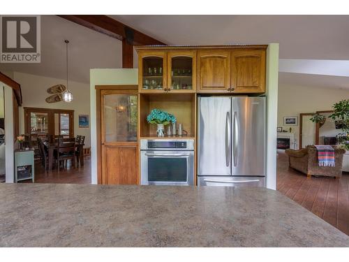 250 1St Avenue, Christina Lake, BC - Indoor