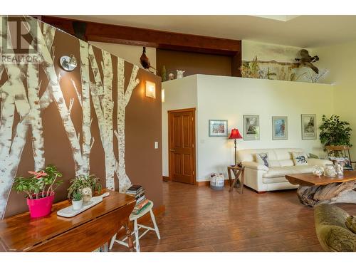 250 1St Avenue, Christina Lake, BC - Indoor