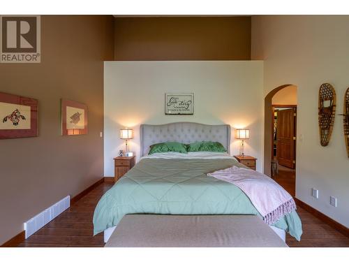 250 1St Avenue, Christina Lake, BC - Indoor Photo Showing Bedroom