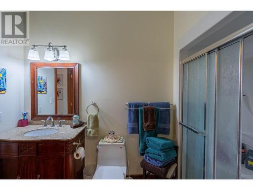 250 1St Avenue, Christina Lake, BC - Indoor Photo Showing Bathroom