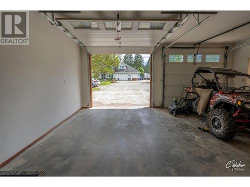 250 1St Avenue, Christina Lake, BC - Indoor Photo Showing Garage