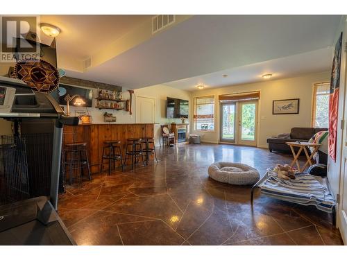 250 1St Avenue, Christina Lake, BC - Indoor