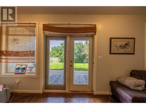 250 1St Avenue, Christina Lake, BC - Indoor Photo Showing Other Room