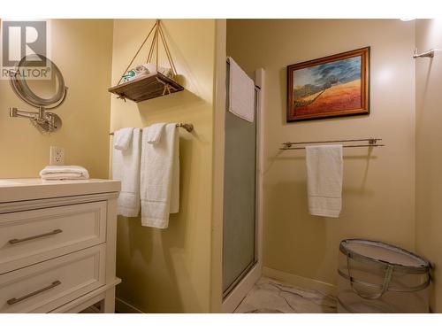 250 1St Avenue, Christina Lake, BC - Indoor Photo Showing Bathroom