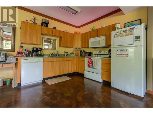 250 1St Avenue, Christina Lake, BC - Indoor Photo Showing Kitchen