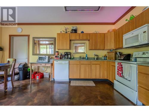 250 1St Avenue, Christina Lake, BC - Indoor Photo Showing Kitchen