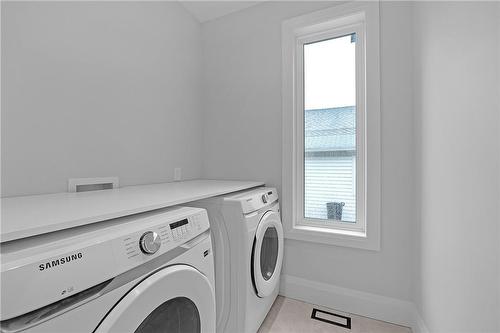 29 Magill Street, Hamilton, ON - Indoor Photo Showing Laundry Room