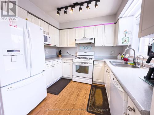 135 Trudeau Drive, Clarington, ON - Indoor Photo Showing Kitchen With Double Sink