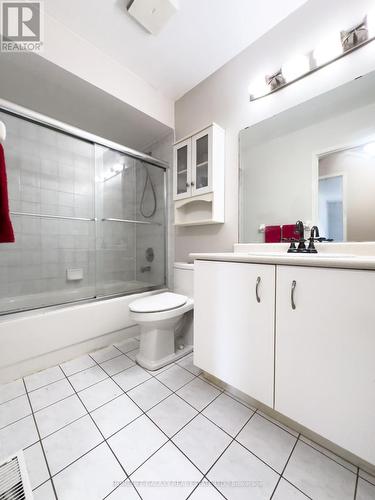 135 Trudeau Drive, Clarington, ON - Indoor Photo Showing Bathroom