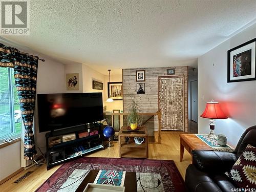 12 Sandison Crescent, Regina, SK - Indoor Photo Showing Living Room