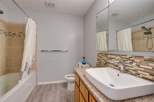 219-3020 Allenby Way, Vernon, BC - Indoor Photo Showing Bathroom