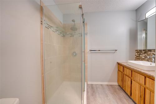 219-3020 Allenby Way, Vernon, BC - Indoor Photo Showing Bathroom