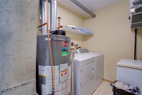 219-3020 Allenby Way, Vernon, BC - Indoor Photo Showing Laundry Room