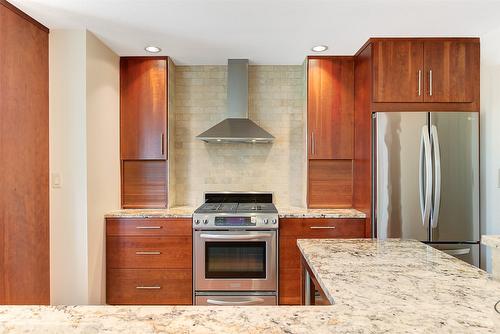 1577 Klein Road, West Kelowna, BC - Indoor Photo Showing Kitchen