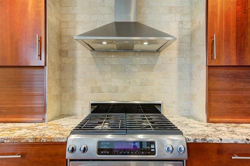 1577 Klein Road, West Kelowna, BC - Indoor Photo Showing Kitchen