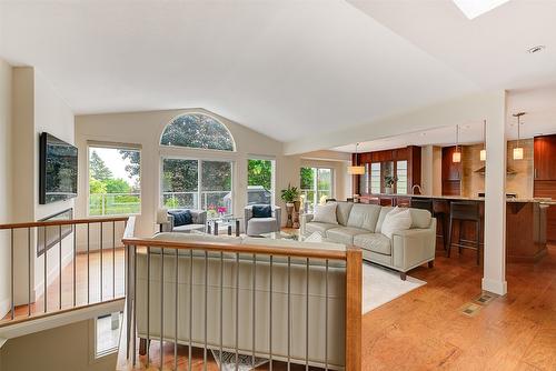 1577 Klein Road, West Kelowna, BC - Indoor Photo Showing Living Room