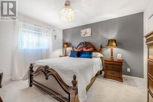 95 Kerr Boulevard, New Tecumseth, ON - Indoor Photo Showing Bedroom