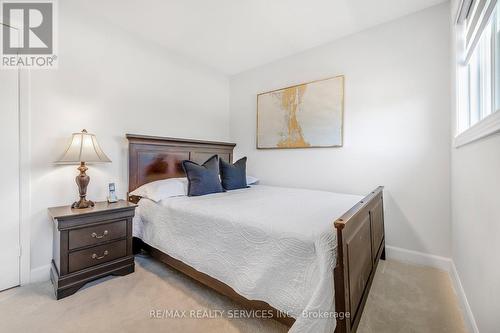 95 Kerr Boulevard, New Tecumseth, ON - Indoor Photo Showing Bedroom