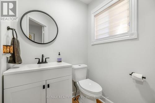 95 Kerr Boulevard, New Tecumseth, ON - Indoor Photo Showing Bathroom