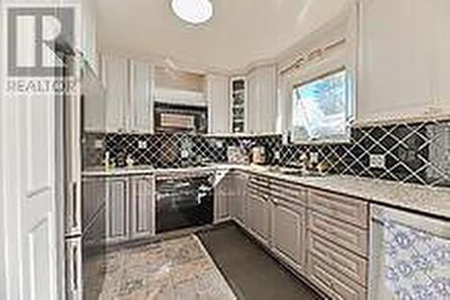 31 Gondola Crescent, Brampton, ON - Indoor Photo Showing Kitchen