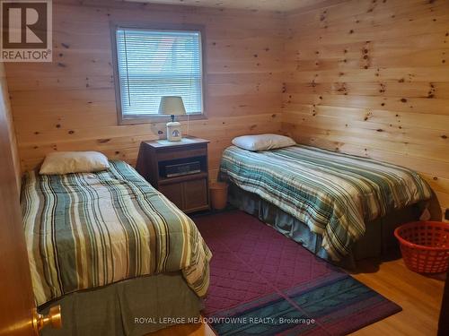 33 Pigeon Bay Road, Parry Sound Remote Area, ON - Indoor Photo Showing Bedroom