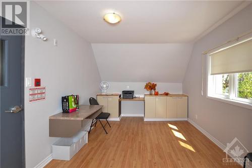 2527 Old Montreal Road, Cumberland, ON - Indoor Photo Showing Other Room
