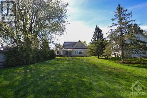2527 Old Montreal Road, Cumberland, ON - Outdoor