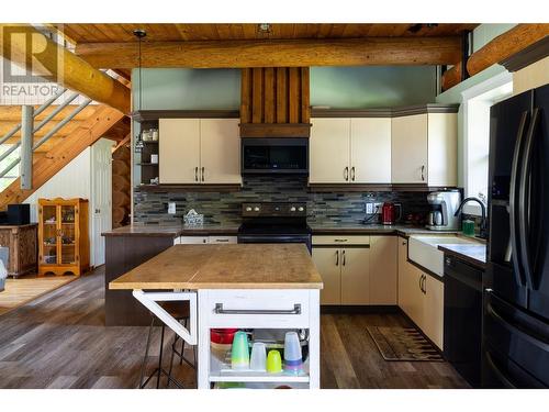 28 Begbie Road, Cherryville, BC - Indoor Photo Showing Kitchen