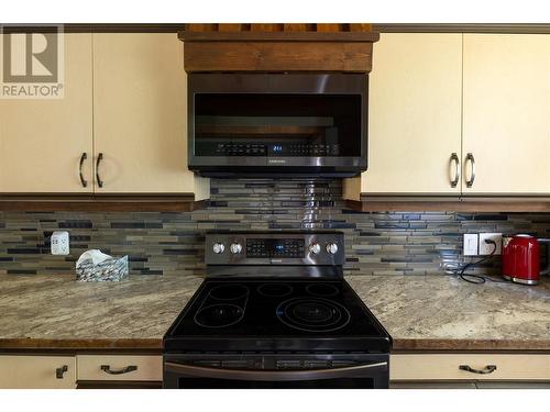 28 Begbie Road, Cherryville, BC - Indoor Photo Showing Kitchen