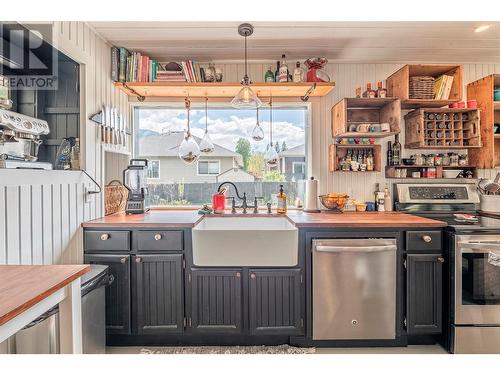 2451 Okanagan Street, Armstrong, BC - Indoor Photo Showing Kitchen