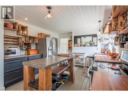 2451 Okanagan Street, Armstrong, BC - Indoor Photo Showing Kitchen