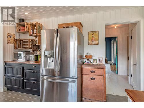 2451 Okanagan Street, Armstrong, BC - Indoor Photo Showing Kitchen