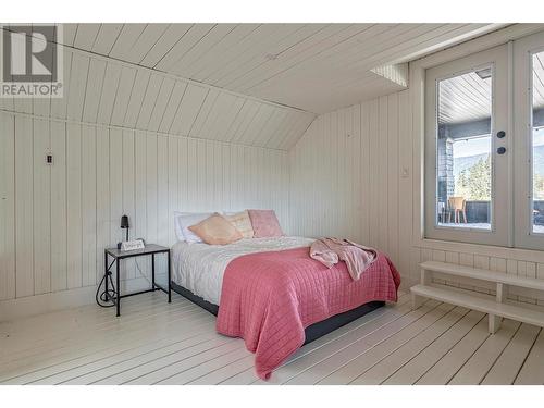 2451 Okanagan Street, Armstrong, BC - Indoor Photo Showing Bedroom